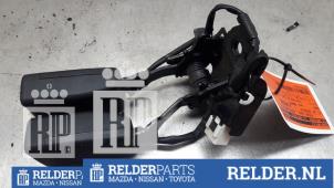 Używane Wtyk pasa bezpieczenstwa prawy tyl Mazda CX-5 (KE,GH) 2.2 SkyActiv-D 16V 2WD Cena € 32,00 Procedura marży oferowane przez Relder Parts B.V.