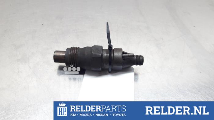 Usagé Injecteurs Nissan Terrano II (R20/TR50) 2.7 TDi Prix € 90,00 Règlement à la marge proposé par Relder Parts B.V.