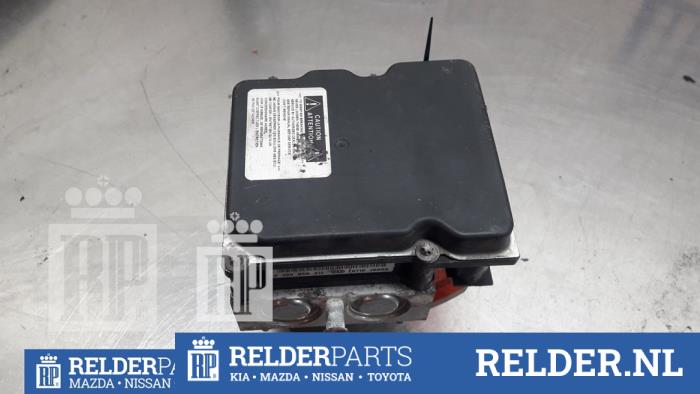 Usagé Ordinateur ABS Toyota Corolla Verso (R10/11) 2.2 D-4D 16V Prix € 50,00 Règlement à la marge proposé par Relder Parts B.V.