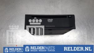 Usagé Lecteur DVD Nissan Primera (P12) 1.8 16V Prix € 68,00 Règlement à la marge proposé par Relder Parts B.V.