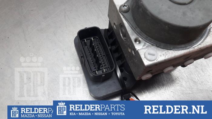 Gebrauchte ABS Steuergerät Toyota Auris (E15) 1.6 Dual VVT-i 16V Preis € 75,00 Margenregelung angeboten von Relder Parts B.V.