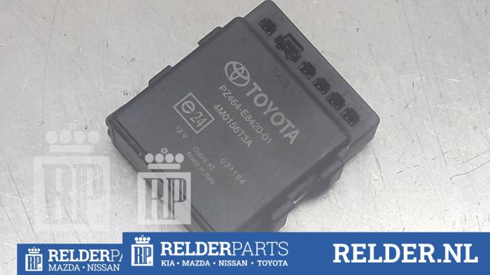 Begagnade PDC-modul Toyota Corolla Verso (R10/11) 2.2 D-4D 16V Pris € 45,00 Marginaltabell erbjuds av Relder Parts B.V.