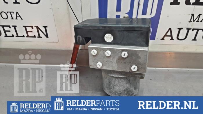 Gebrauchte ABS Pumpe Toyota Land Cruiser 90 (J9) 3.0 TD Preis € 113,00 Margenregelung angeboten von Relder Parts B.V.