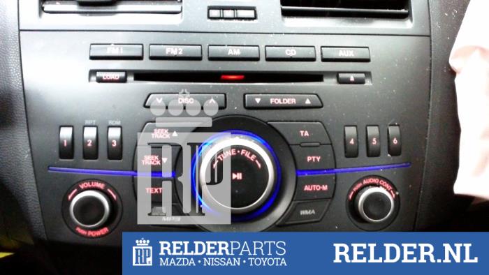 Radio CD player from a Mazda 3 (BL12/BLA2/BLB2) 1.6 CiTD 16V 2013