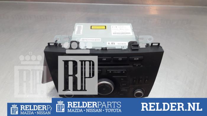 Radio CD player from a Mazda 3 (BL12/BLA2/BLB2) 1.6 CiTD 16V 2013