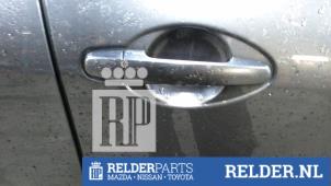 Usagé Poignée de porte avant droite Toyota Auris (E15) 1.4 D-4D-F 16V Prix € 23,00 Règlement à la marge proposé par Relder Parts B.V.