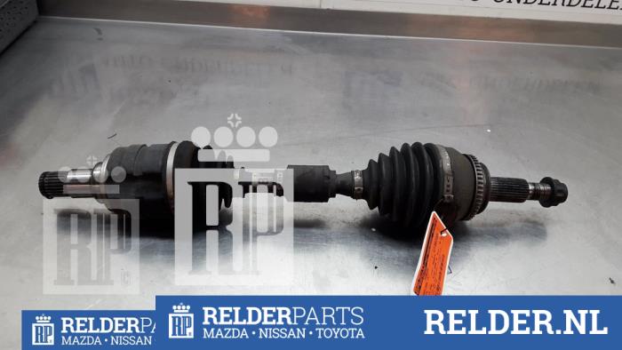 Front drive shaft, left from a Toyota Corolla Verso (R10/11) 2.2 D-4D 16V Cat Clean Power 2006