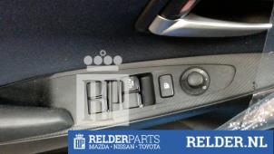 Gebrauchte Elektrisches Fenster Schalter Mazda 2 (DJ/DL) 1.5 SkyActiv-G 90 Preis € 68,00 Margenregelung angeboten von Relder Parts B.V.