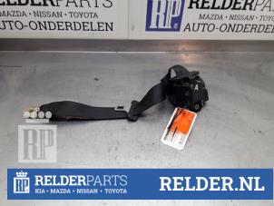 Usados Tensor de cinturón de seguridad izquierda detrás Toyota Avensis (T22) 1.6 16V VVT-i Precio € 25,00 Norma de margen ofrecido por Relder Parts B.V.
