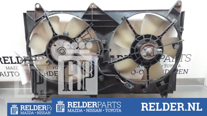 Cooling fans from a Toyota Avensis Verso (M20) 2.0 16V VVT-i D-4 2003