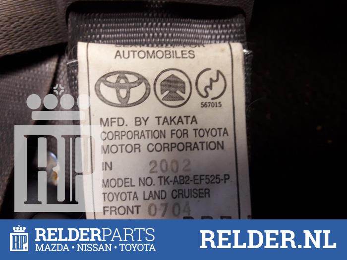 Seatbelt tensioner, right from a Toyota Land Cruiser 90 (J9) 3.0 D-4D 16V 2003