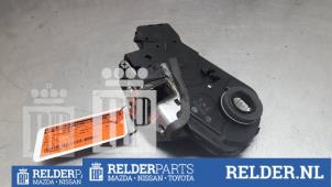 Used Tailgate lock mechanism Toyota RAV4 (A3) 2.2 D-CAT 16V 4x4 Price € 40,00 Margin scheme offered by Relder Parts B.V.
