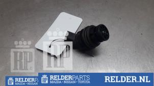Used Rear screen washer pump Toyota RAV4 (A3) 2.2 D-CAT 16V 4x4 Price € 20,00 Margin scheme offered by Relder Parts B.V.