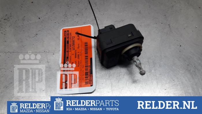 Używane Silnik reflektora Nissan Note (E11) 1.4 16V Cena € 32,00 Procedura marży oferowane przez Relder Parts B.V.