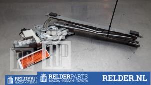 Used Window mechanism 4-door, front right Toyota Corolla Wagon (E12) 1.6 16V VVT-i Price € 25,00 Margin scheme offered by Relder Parts B.V.