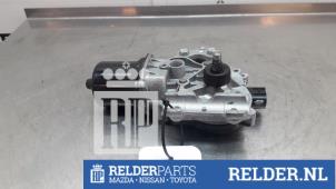 Gebrauchte Scheibenwischermotor vorne Mazda 2 (DJ/DL) 1.5 SkyActiv-G 90 Preis € 36,00 Margenregelung angeboten von Relder Parts B.V.
