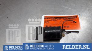 Usagé Pompe lave-glace avant Nissan Pixo (D31S) 1.0 12V Prix € 20,00 Règlement à la marge proposé par Relder Parts B.V.