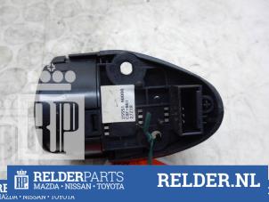 Gebrauchte Radiobedienung Lenkrad Nissan Primera (P12) 2.0 16V Preis € 23,00 Margenregelung angeboten von Relder Parts B.V.