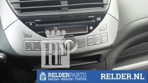Usagé Radio/Lecteur CD Nissan Pixo (D31S) 1.0 12V Prix € 40,00 Règlement à la marge proposé par Relder Parts B.V.