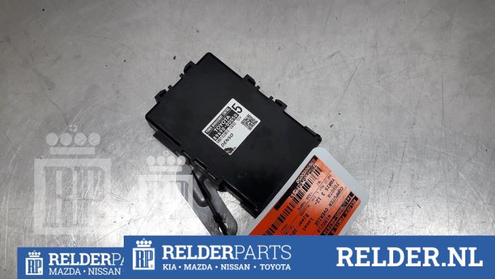Computer, miscellaneous Toyota Yaris III (P13), 2010 / 2020 1.33 16V Dual VVT-I, Hatchback, Petrol, 1.329cc, 73kW (99pk), FWD, 1NRFE, 2011-09 / 2017-03, NSP13 (Used)