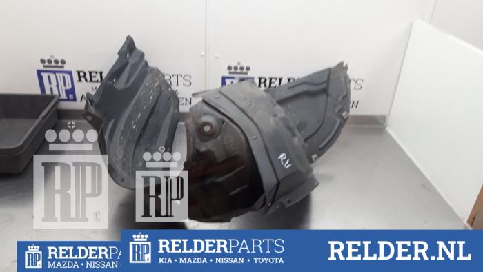 Usados Protector interno Mazda 3 (BL12/BLA2/BLB2) 1.6 CiTD 16V Precio € 35,00 Norma de margen ofrecido por Relder Parts B.V.