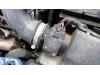 Medidor de flujo de aire de un Toyota Yaris II (P9), 2005 / 2014 1.4 D-4D, Hatchback, Diesel, 1.364cc, 66kW (90pk), FWD, 1NDTV, 2005-08 / 2012-12, NLP90 2008