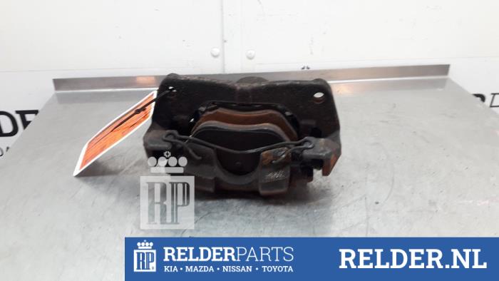 Gebrauchte Bremszange rechts vorne Toyota Yaris III (P13) 1.4 D-4D-F Preis € 25,00 Margenregelung angeboten von Relder Parts B.V.