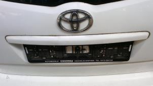 Used Tailgate handle Toyota Corolla Verso (R10/11) 1.6 16V VVT-i Price € 25,00 Margin scheme offered by Relder Parts B.V.