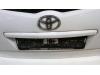 Uchwyt tylnej klapy z Toyota Corolla Verso (R10/11) 1.6 16V VVT-i 2004