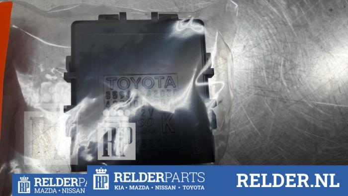 Usagé Ordinateur divers Toyota RAV4 (A4) 2.5 Hybrid 16V VVT-i 4x4 Prix € 23,00 Règlement à la marge proposé par Relder Parts B.V.