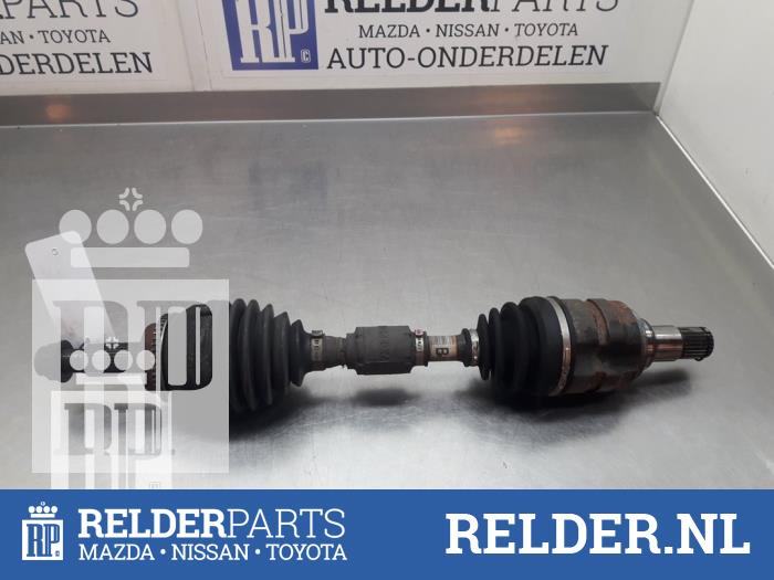 Front drive shaft, left from a Toyota Corolla Verso (R10/11) 2.2 D-4D 16V Cat Clean Power 2008