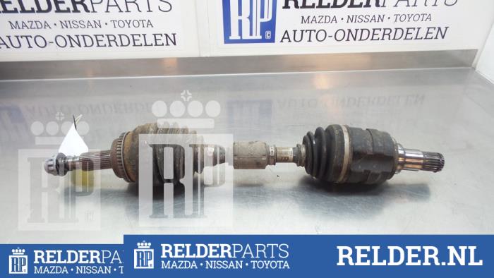 Front drive shaft, left from a Toyota Corolla Verso (R10/11) 2.2 D-4D 16V 2009
