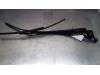 Front wiper arm from a Toyota Avensis Wagon (T27) 1.6 16V D-4D 2015