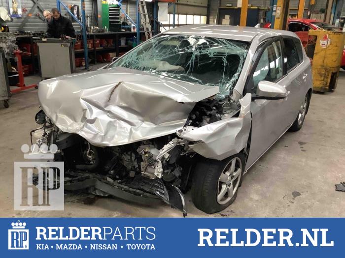 Gebrauchte Bremszange links hinten Toyota Auris (E18) 1.6 Dual VVT-i 16V Preis € 35,00 Margenregelung angeboten von Relder Parts B.V.