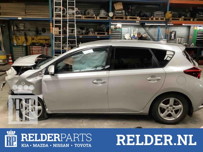 Fuel tank filler pipe Toyota Auris 1.6 Dual VVTi 16V XXXXX