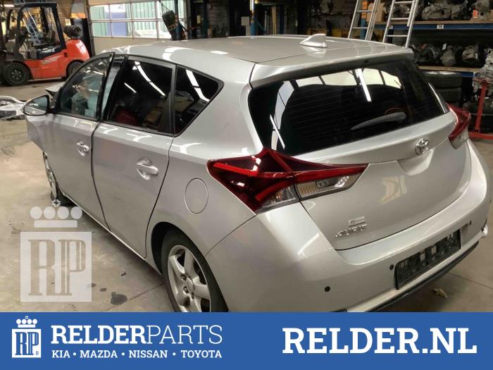 Fuel tank filler pipe Toyota Auris 1.6 Dual VVTi 16V XXXXX