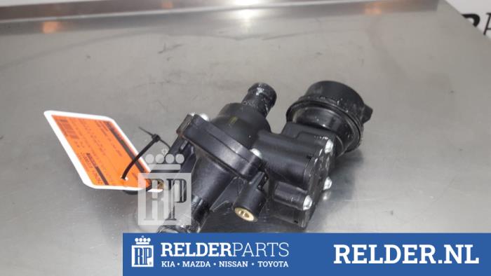 Usagé Pompe à eau Nissan Qashqai (J11) 1.3 DIG-T 160 16V Prix € 35,00 Règlement à la marge proposé par Relder Parts B.V.