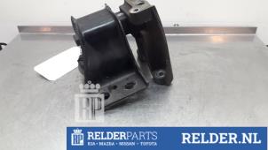 Engine mount from a Nissan Micra (K12) 1.2 16V 2003