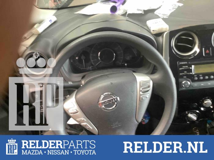Steering wheel from a Nissan Note (E12) 1.2 68 2014