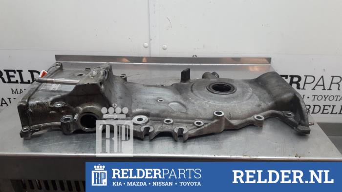 Usagé Couvercle de distribution Toyota Avensis Verso (M20) 2.0 16V VVT-i D-4 Prix € 75,00 Règlement à la marge proposé par Relder Parts B.V.