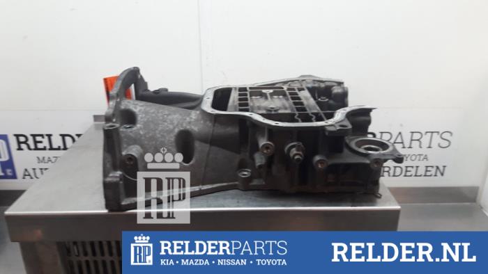 Usagé Couvercle carter Toyota Avensis Verso (M20) 2.0 16V VVT-i D-4 Prix € 75,00 Règlement à la marge proposé par Relder Parts B.V.