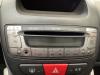 Radio CD Spieler van een Toyota Aygo (B10), 2005 / 2014 1.0 12V VVT-i, Fließheck, Benzin, 998cc, 50kW (68pk), FWD, 1KRFE, 2005-07 / 2014-05, KGB10 2006