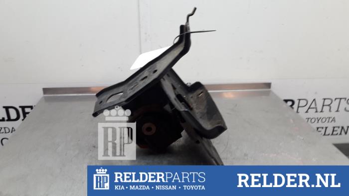 Used Engine mount Toyota Yaris III (P13) 1.4 D-4D-F Price € 30,00 Margin scheme offered by Relder Parts B.V.