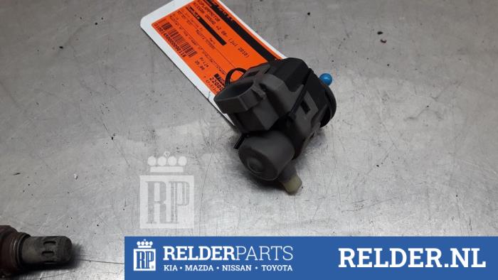 Używane Silnik reflektora Nissan Qashqai (J10) 2.0 16V Cena € 35,00 Procedura marży oferowane przez Relder Parts B.V.