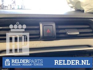 Gebrauchte Panikbeleuchtung Schalter Nissan Micra (K14) 1.5 dCi Preis € 10,00 Margenregelung angeboten von Relder Parts B.V.