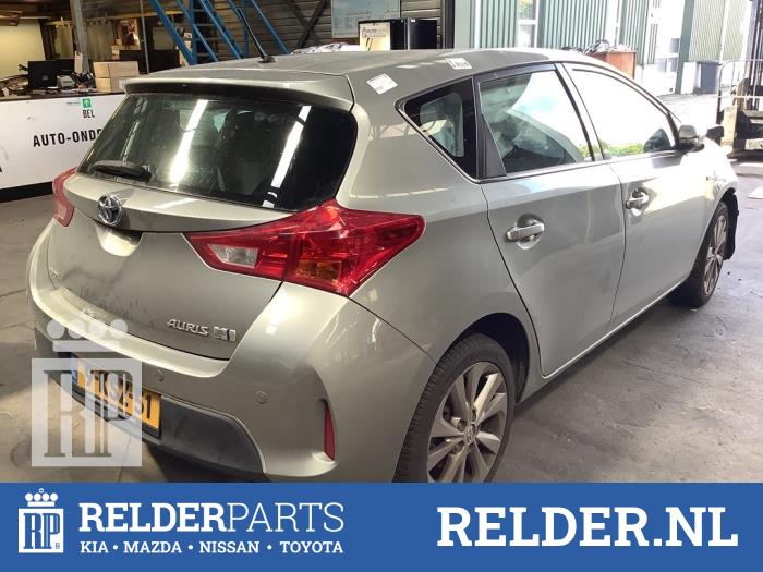 Fuel tank filler pipe Toyota Auris 1.8 16V Hybrid SB1MS