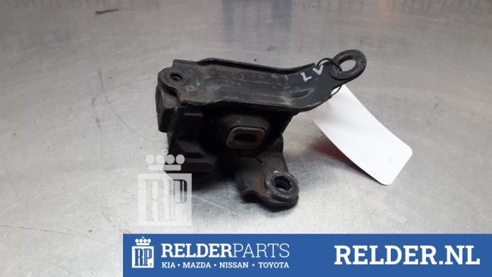 Usagé Support moteur Mazda 2 (DJ/DL) 1.5 SkyActiv-G 90 Prix € 25,00 Règlement à la marge proposé par Relder Parts B.V.