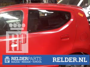 Używane Drzwi lewe tylne wersja 4-drzwiowa Nissan Pixo (D31S) 1.0 12V Cena € 100,00 Procedura marży oferowane przez Relder Parts B.V.