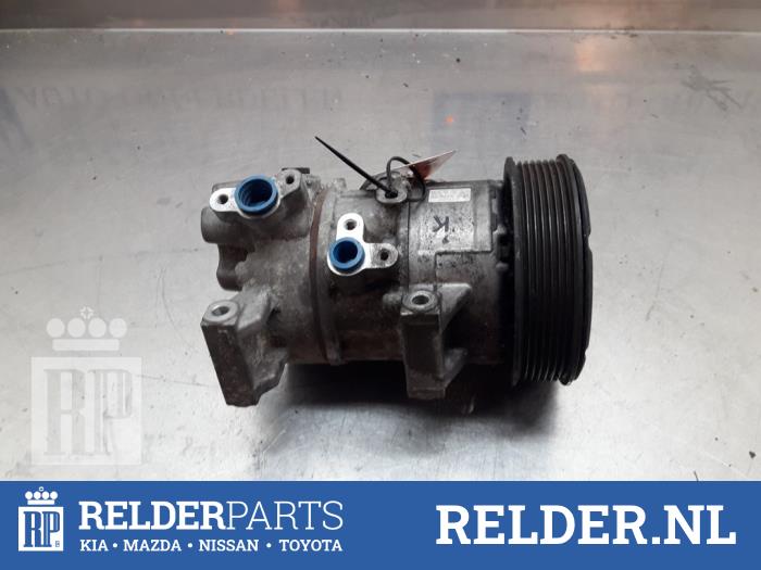 Usagé Compresseur de clim Toyota Corolla Verso (R10/11) 2.2 D-4D 16V Prix € 150,00 Règlement à la marge proposé par Relder Parts B.V.