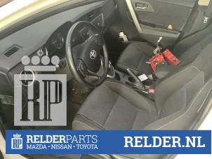 Used Front seatbelt buckle, left Toyota Auris (E18) 1.8 16V Hybrid Price € 25,00 Margin scheme offered by Relder Parts B.V.